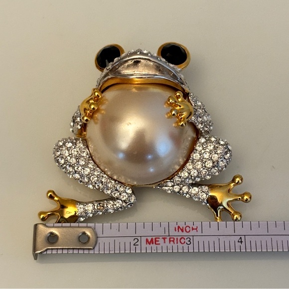 Vintage BUTLER Frog Rhinestone Accents Brooch Pin - Picture 3 of 4